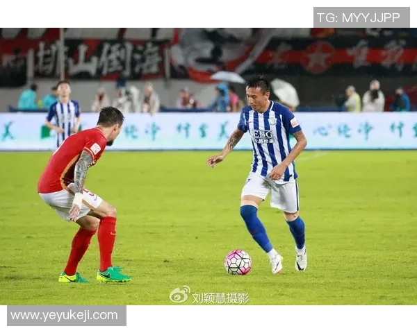 洲际杯精彩回顾广州足球队默契配合展现团队实力与战术智慧 洲际杯精彩回顾广州足球队默契配合展现团队实力与战术智慧