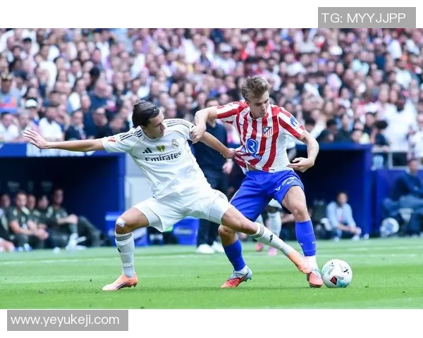 足球明星佩戴护具参加比赛展现安全意识与竞技精神的完美结合