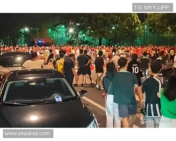 北京足球队实力引发热议球迷对球队表现的不同看法与争论